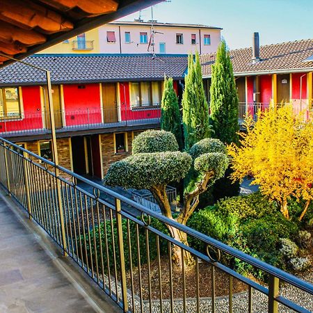 Bergamo Easy Airport Sleep&Fly Parking Apartment Luaran gambar