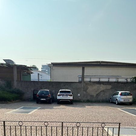 Bergamo Easy Airport Sleep&Fly Parking Apartment Luaran gambar