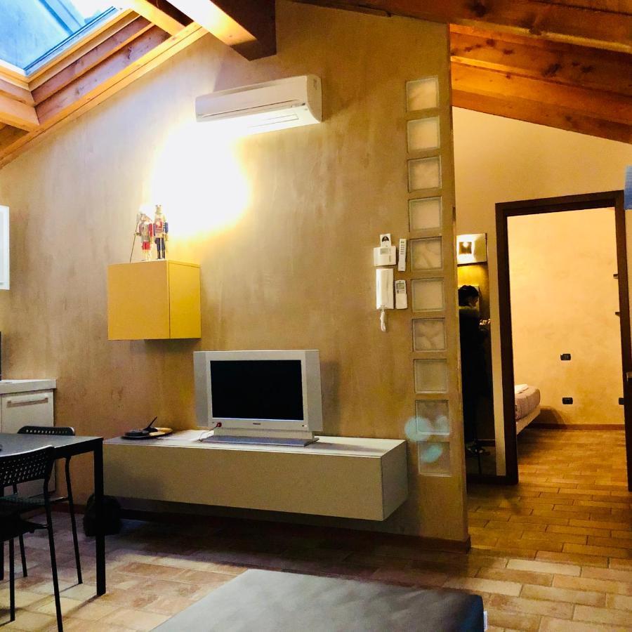 Bergamo Easy Airport Sleep&Fly Parking Apartment Luaran gambar