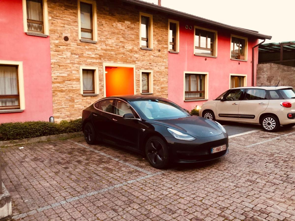 Bergamo Easy Airport Sleep&Fly Parking Apartment Luaran gambar