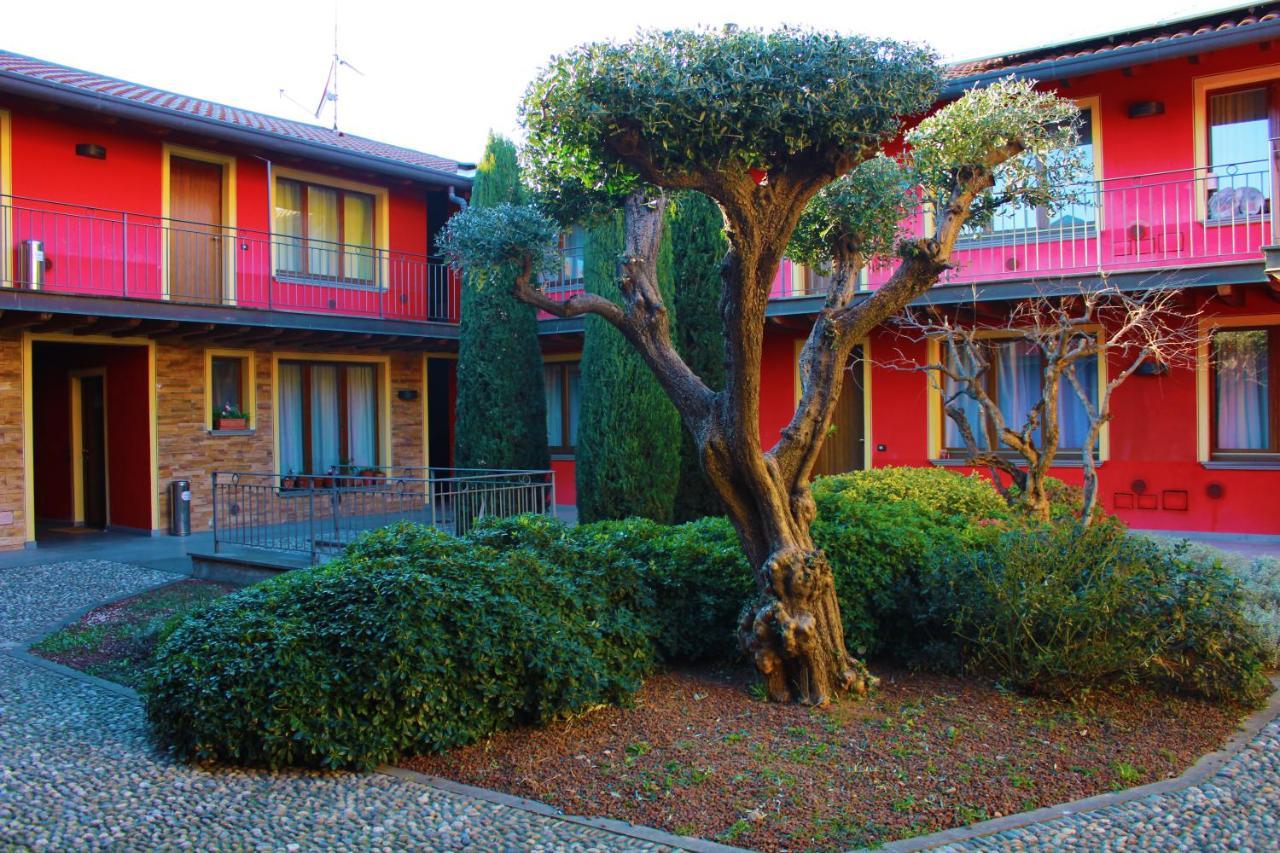 Bergamo Easy Airport Sleep&Fly Parking Apartment Luaran gambar