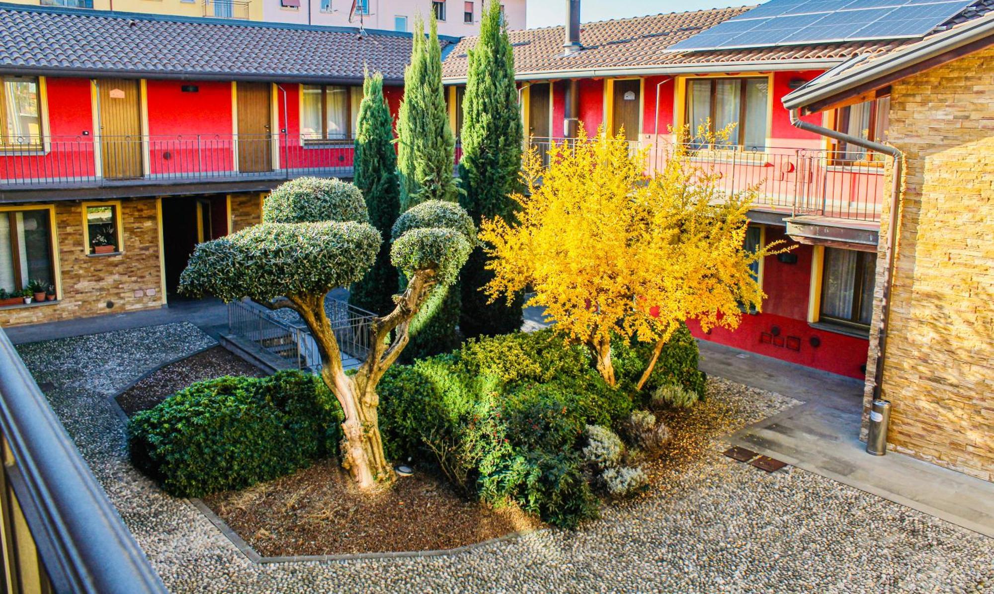 Bergamo Easy Airport Sleep&Fly Parking Apartment Luaran gambar