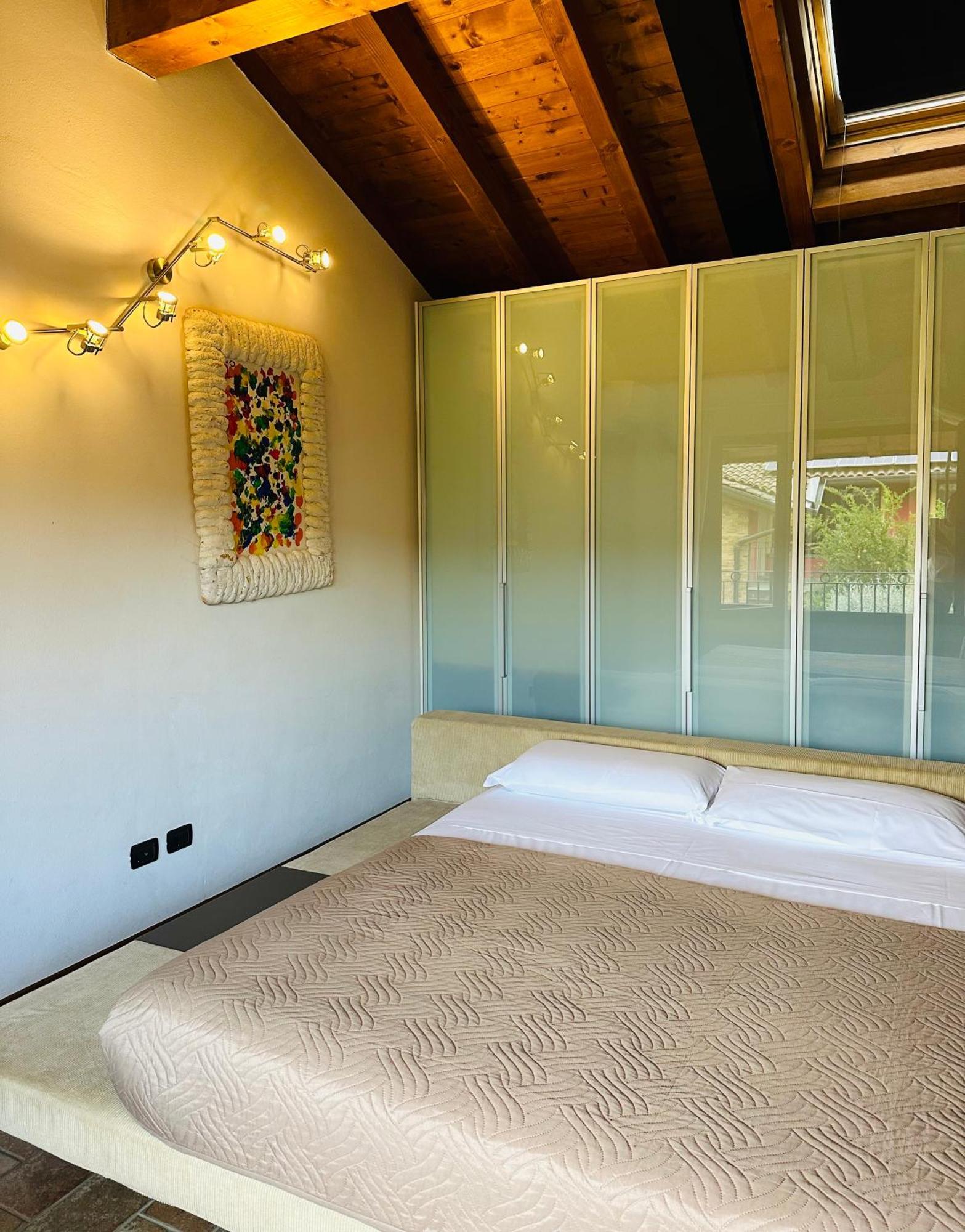 Bergamo Easy Airport Sleep&Fly Parking Apartment Luaran gambar
